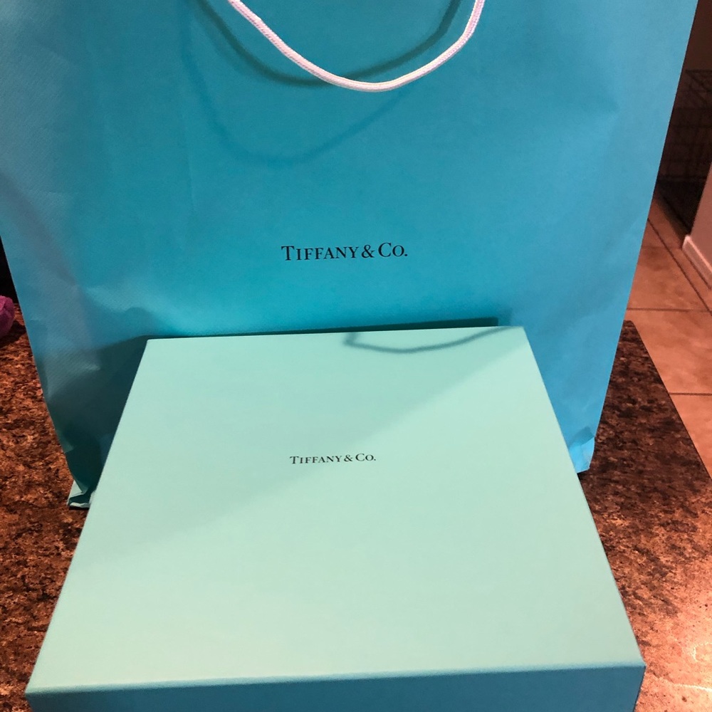 Tiffany and Co. Serving bowl with gold flakes